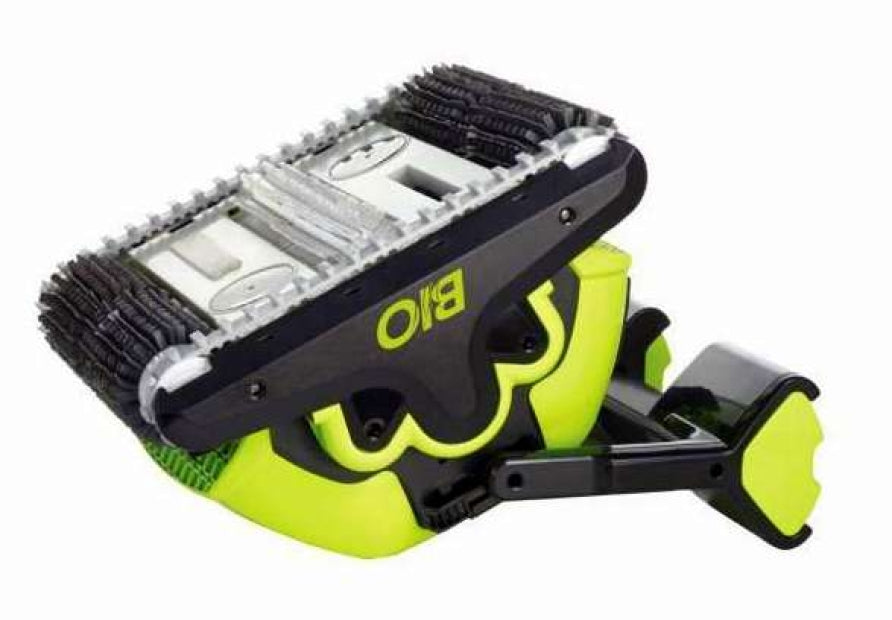 Robot piscina Dolphin Supreme M5 Bio-Suction, vista laterale su fondo bianco.