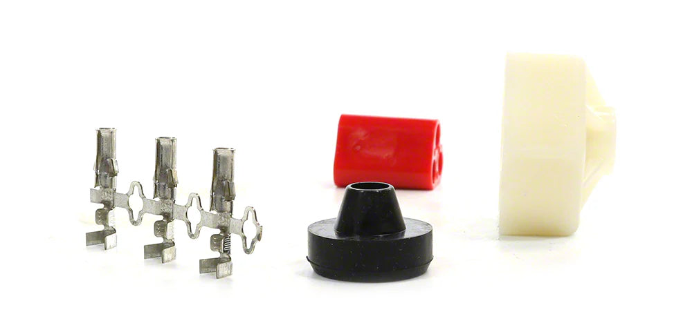 Kit connessione cavo/motore per robot piscina, include connettori metallici e componenti in plastica.