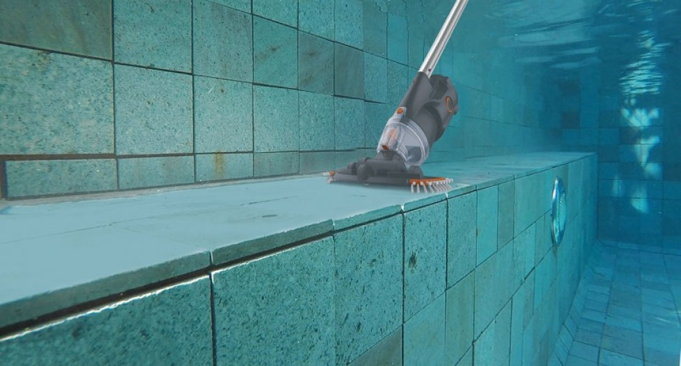 Kokido Vektro Mini - Aspiratore a Batteria al Litio Ricaricabile per Pulizia Piccola Piscina Idromassaggio & SPA