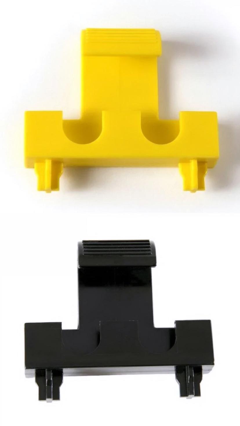 Pulsante di bloccaggio manico giallo e nero per robot piscina Maytronics Dolphin.