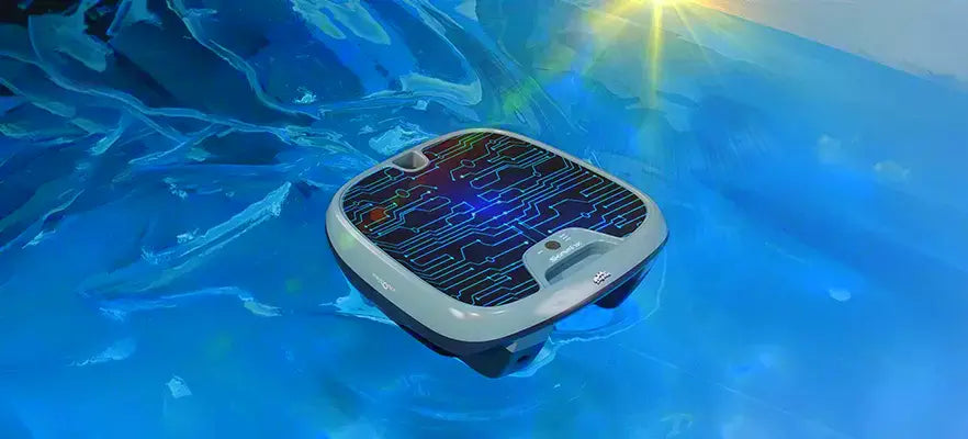 Dolphin Skimmi 200 - Robot Piscina Pulitore Superficie fino a 20 Mt - Bluetooth - Sensori Intelligenti - Alimentato ad Energia Solare - NOVITA'