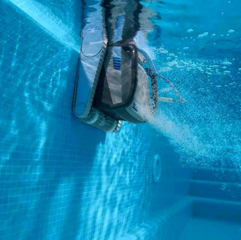 Dolphin Zenit 55i IoT Wi-Fi APP MyDolphin Plus Bluetooth Timer Gyro Digital - Robot Piscina Elettrico fino a 15 Mt - TOP GAMMA - MY2026