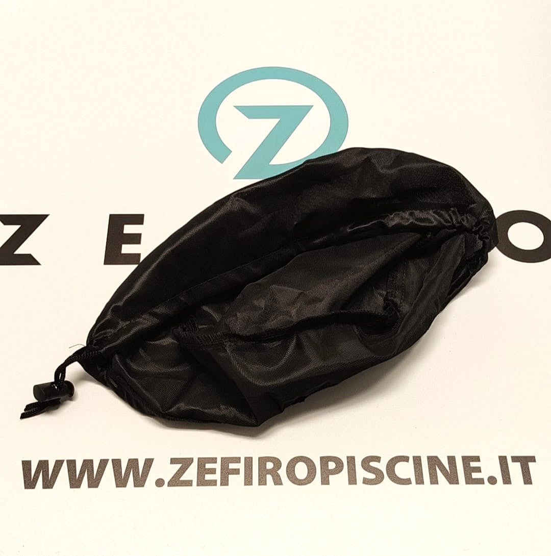 Copertura nera per elettropompa automatica Glong, su sfondo con logo Zefiro Piscine.