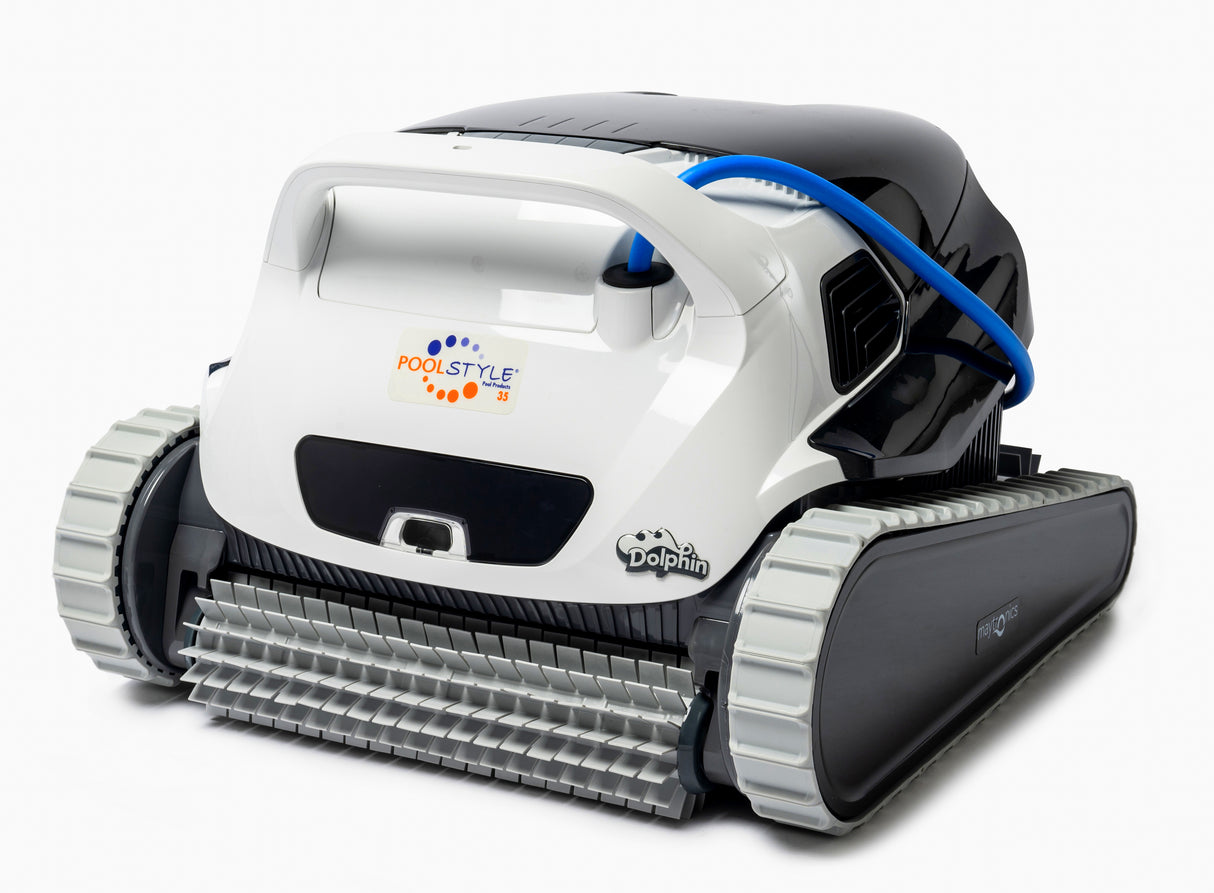 Robot pulitore Dolphin Poolstyle 35 su fondo bianco, cingoli grigi e cavo blu.