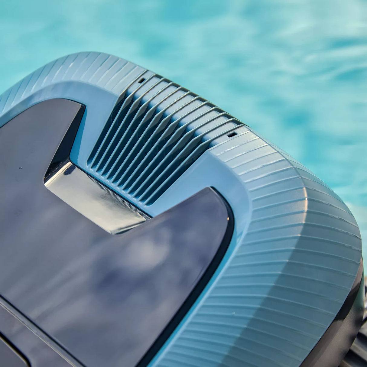 Dolphin Eon 100i Senza Fili Cordless - Bluetooth / Wi-Fi - APP Maytronics One - JetIQ - UltraRun – SmartMap - Robot Piscina a Batteria fino a 15 Mt – NOVITA’