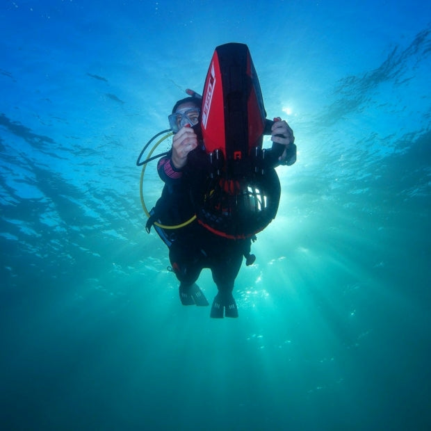 Acquascooter Seascooter Yamaha 350 Lithium Batteria al Litio - Propulsore Subacqueo - Km/h 6 - Profondità Mt 40 - Watt 350 - ULTIMI PEZZI