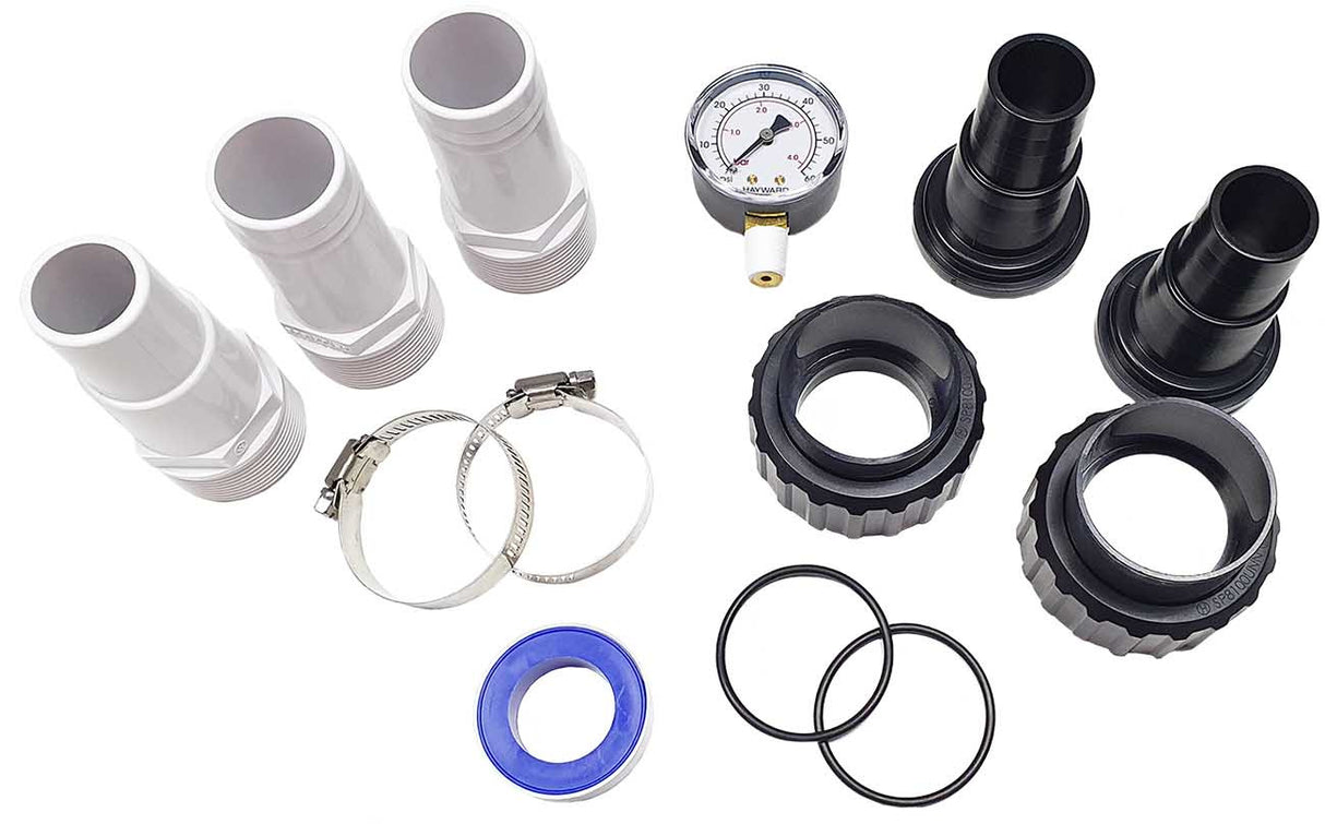 Componenti del filtro a sabbia Hayward PowerLine: raccordi, manometro, guarnizioni e fascette.