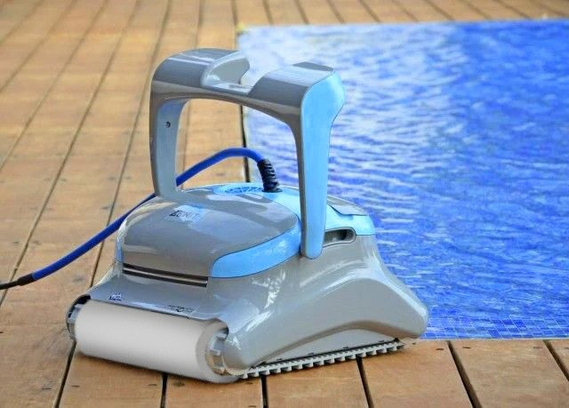Dolphin Zenit 15 Digital - Robot Elettrico Pulitore per Piscina fino a 12 Mt per Rivestimento in Ceramica Cemento Verniciato Vetroresina & PVC con Gradino Perimetrale - TOP GAMMA - MY2026