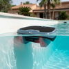 Dolphin Skimmi 300 - Robot Piscina Pulitore Superficie fino a 20 Mt - APP FULL - Bluetooth - Sensori Intelligenti - Alimentato ad Energia Solare - NOVITA'
