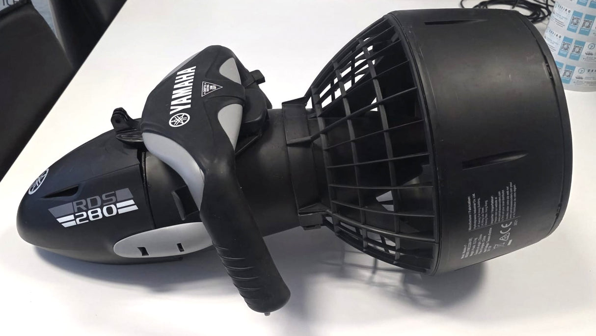 Acquascooter Seascooter Yamaha RDS280 a Batteria - Propulsore Subacqueo - Km/h 4,5 - Profondità Mt 30 - Usato 1 Volta