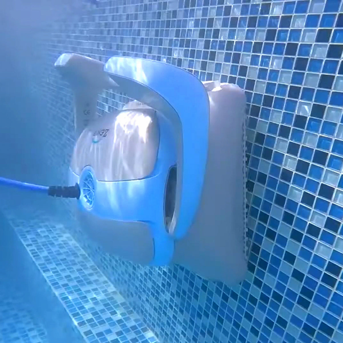 Dolphin Zenit 15 Digital - Robot Elettrico Pulitore per Piscina fino a 12 Mt - TOP GAMMA - MY2025