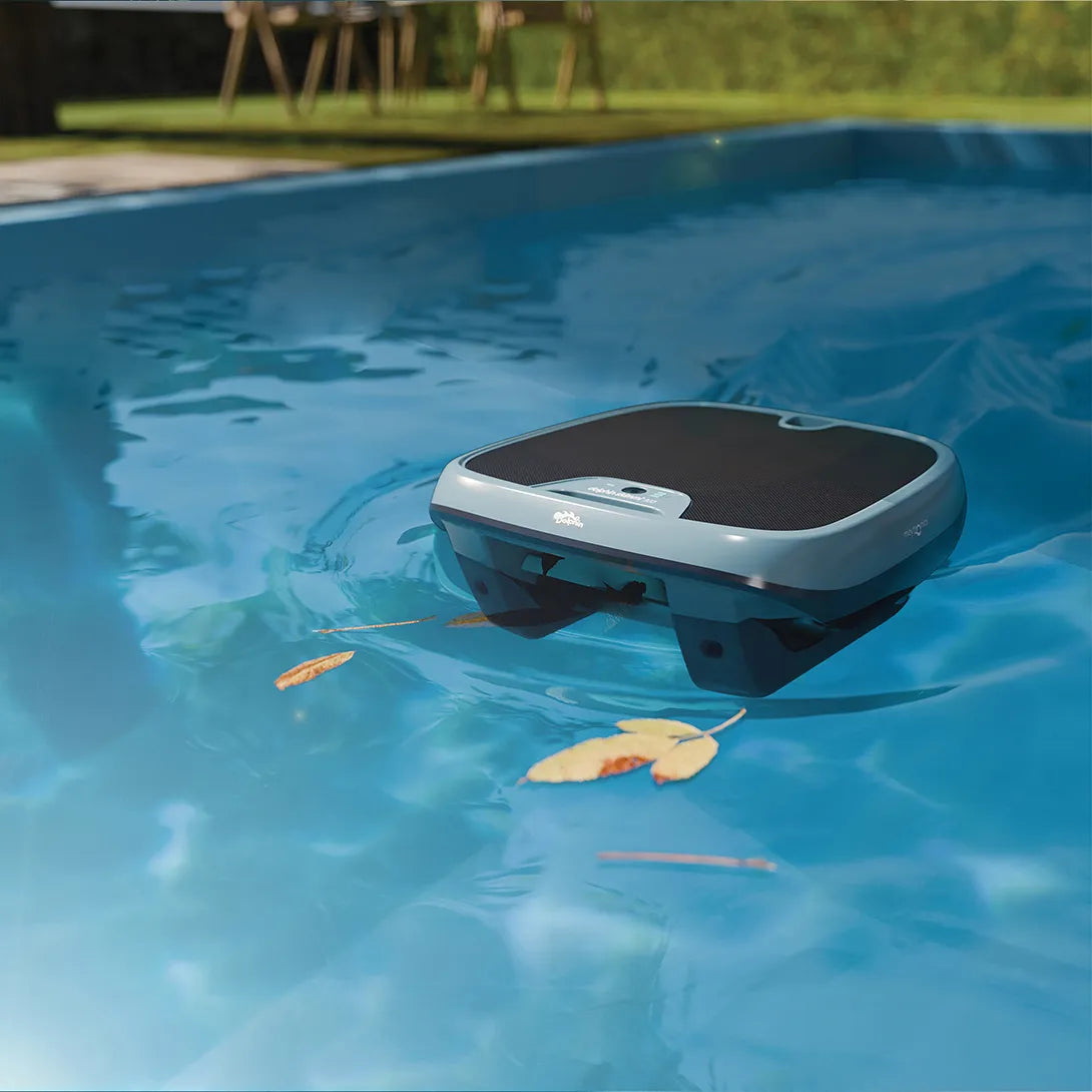 Dolphin Skimmi 300 - Robot Piscina Pulitore Superficie fino a 20 Mt - APP FULL - Bluetooth - Sensori Intelligenti - Alimentato ad Energia Solare - NOVITA'