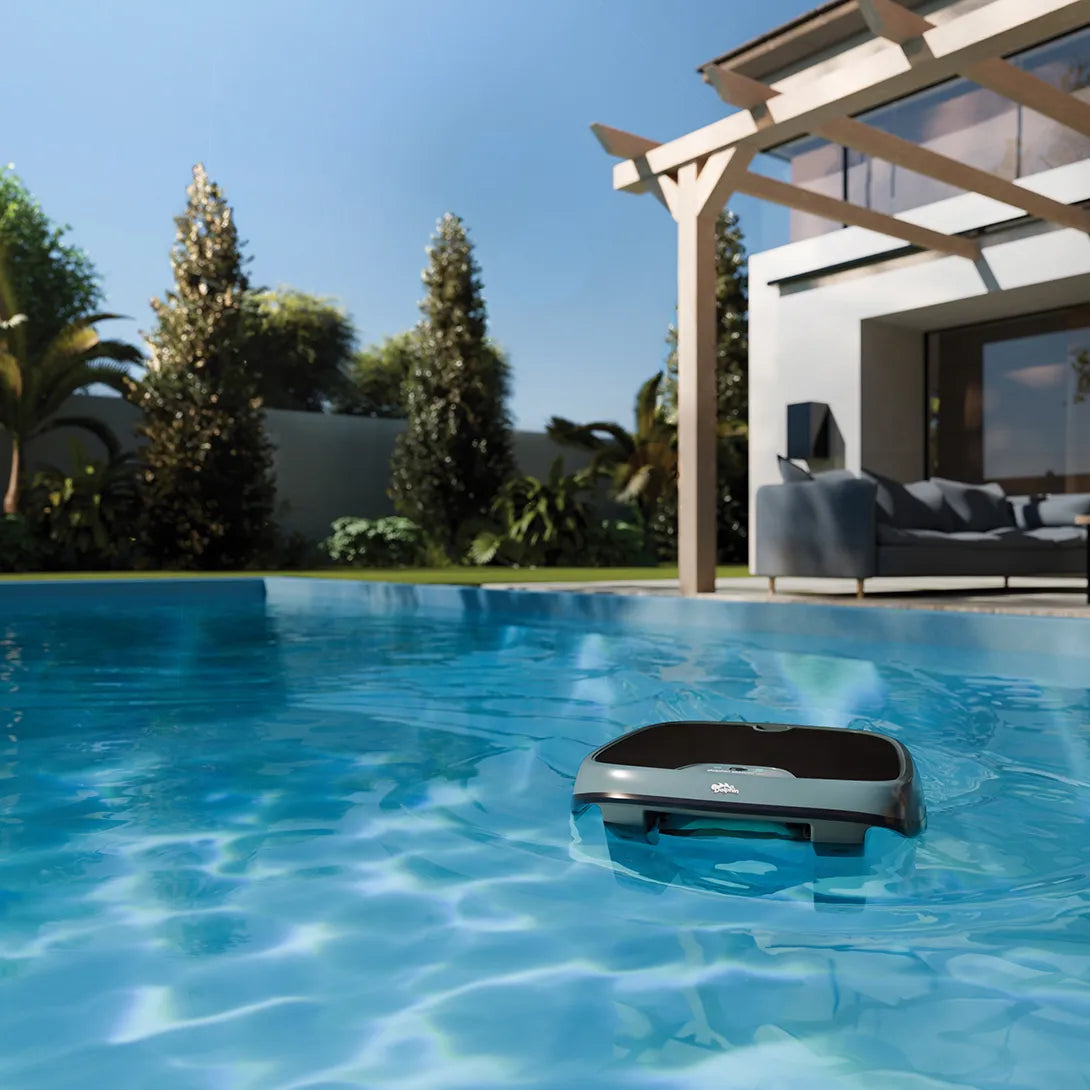 Dolphin Skimmi 300 - Robot Piscina Pulitore Superficie fino a 20 Mt - APP FULL - Bluetooth - Sensori Intelligenti - Alimentato ad Energia Solare - NOVITA'