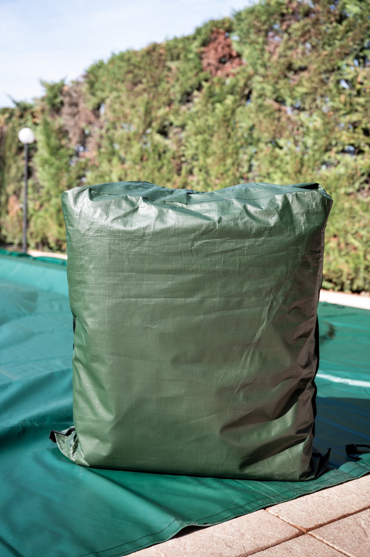 RICHIEDI PREVENTIVO Telo di Copertura Invernale per Piscina con Asole SENZA Tubolari Perimetrali + BORDATURA con RISVOLTO & DOPPIA CUCITURA - Made in Italy - 235 gr/mq