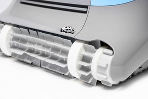 Rullo e spazzole del robot piscina Dolphin Zenit 20i in dettaglio, vista laterale.