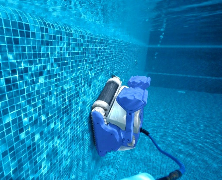 Dolphin ZEFIRO SF60i IoT Wi-Fi APP MyDolphin Plus Bluetooth Smart Active Timer Gyro Digital - Robot Elettrico Pulitore per Piscina fino a 15 Mt - TOP GAMMA - MY2023