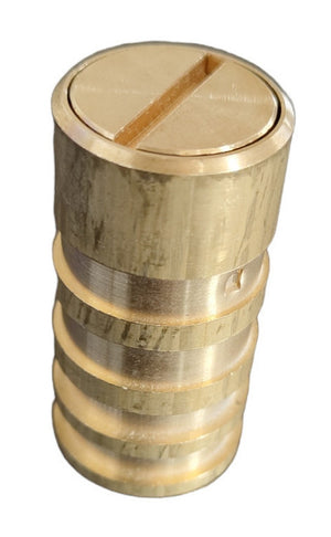 Tassello in ottone ø 20 mm per telo piscina, lunghezza 5,2 cm, adatto a solarium piastrellati.