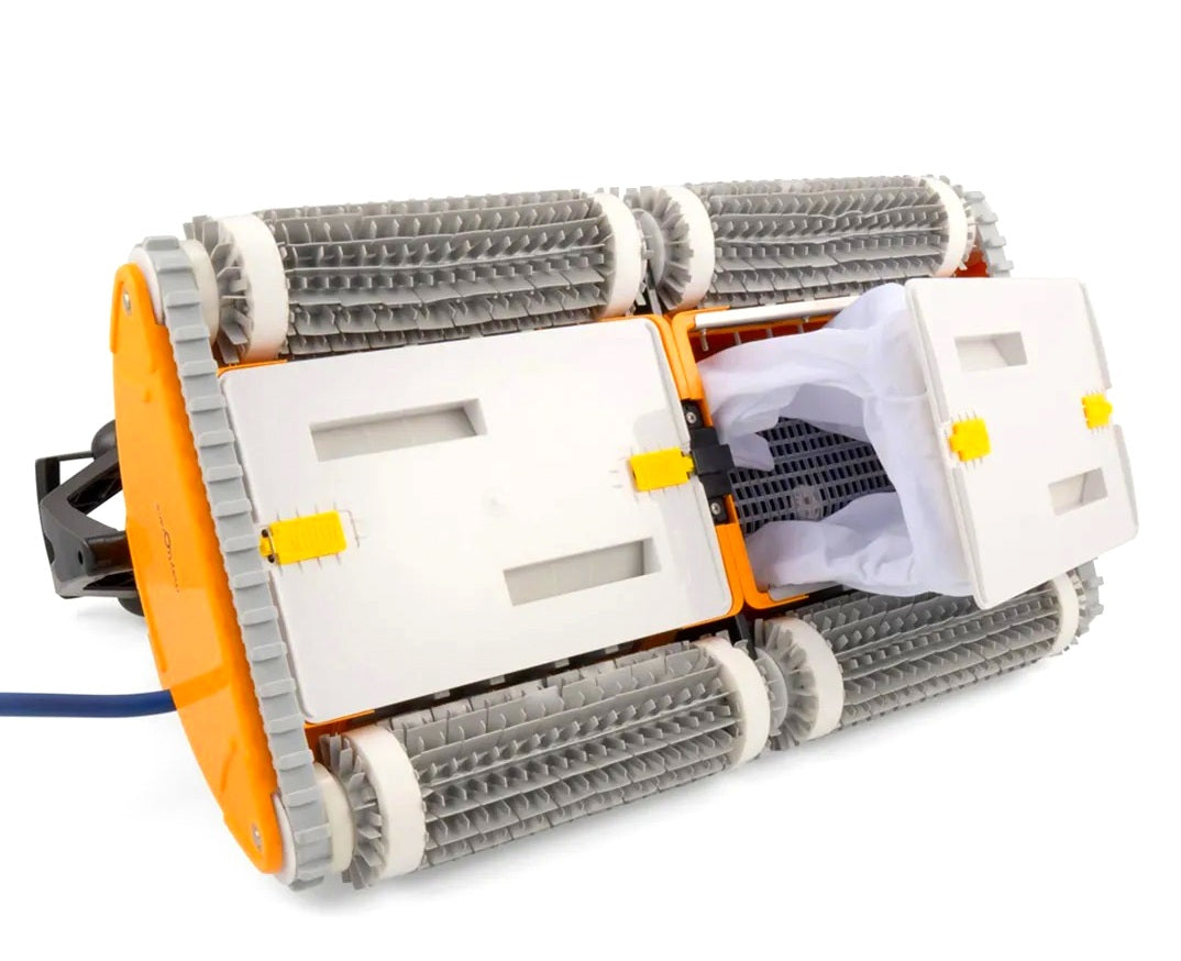 Robot piscina Dolphin Dynamic 2X2 Pro Gyro, vista inferiore con spazzole e filtri visibili.