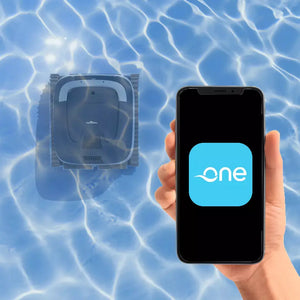 Robot piscina Dolphin Eon 100i in acqua, controllato tramite smartphone con app One.