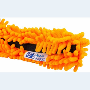 Spazzola in microfibra arancione Aqua Fingers per pulizia piscina e spa.