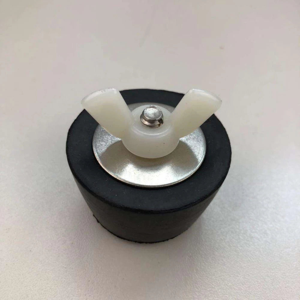 Tappo di svernaggio conico in caucciù, vite a farfalla, per tubi Ø 38 mm e Ø 50 mm.