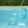 Robot Zodiac Freedom OF 42 iQ in piscina, sollevato con asta. Pulizia fondo, pareti e linea d'acqua.